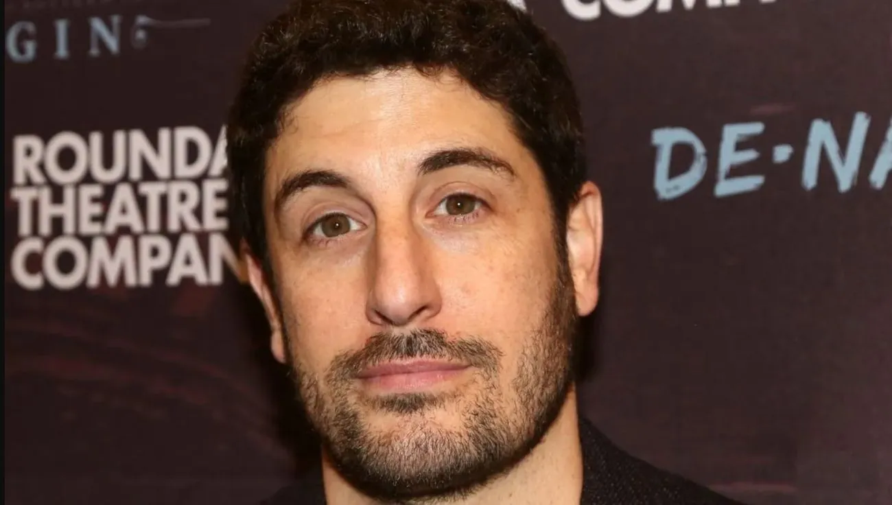 Jason Biggs took control of his health: in the fight against bad habits, the star of "American Pie" has changed a lot Jason Biggs took control of his health: in the fight against bad habits, the star of "American Pie" has changed a lot