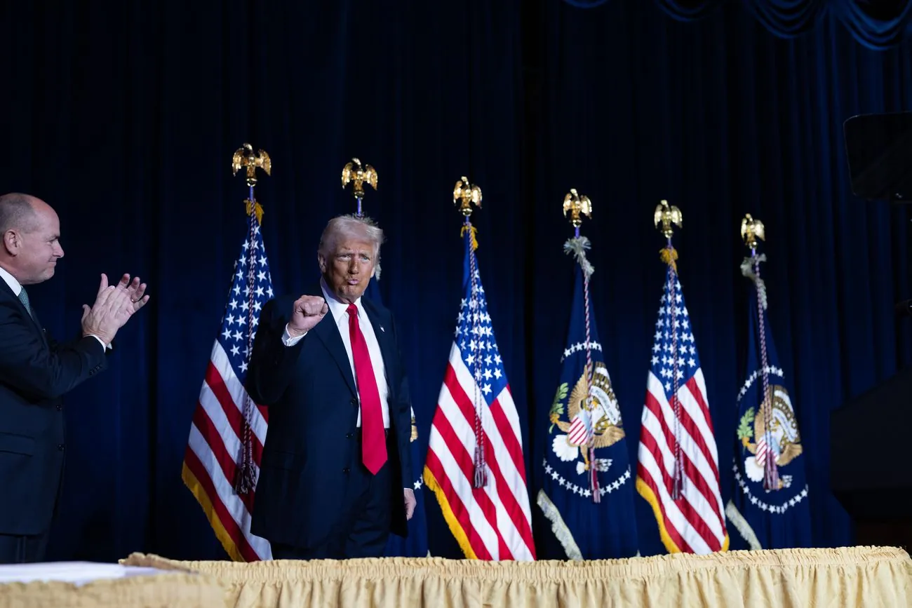 Trump's approval rating steadily declining - NYT calculates average poll numbers Trump's approval rating steadily declining - NYT calculates average poll numbers