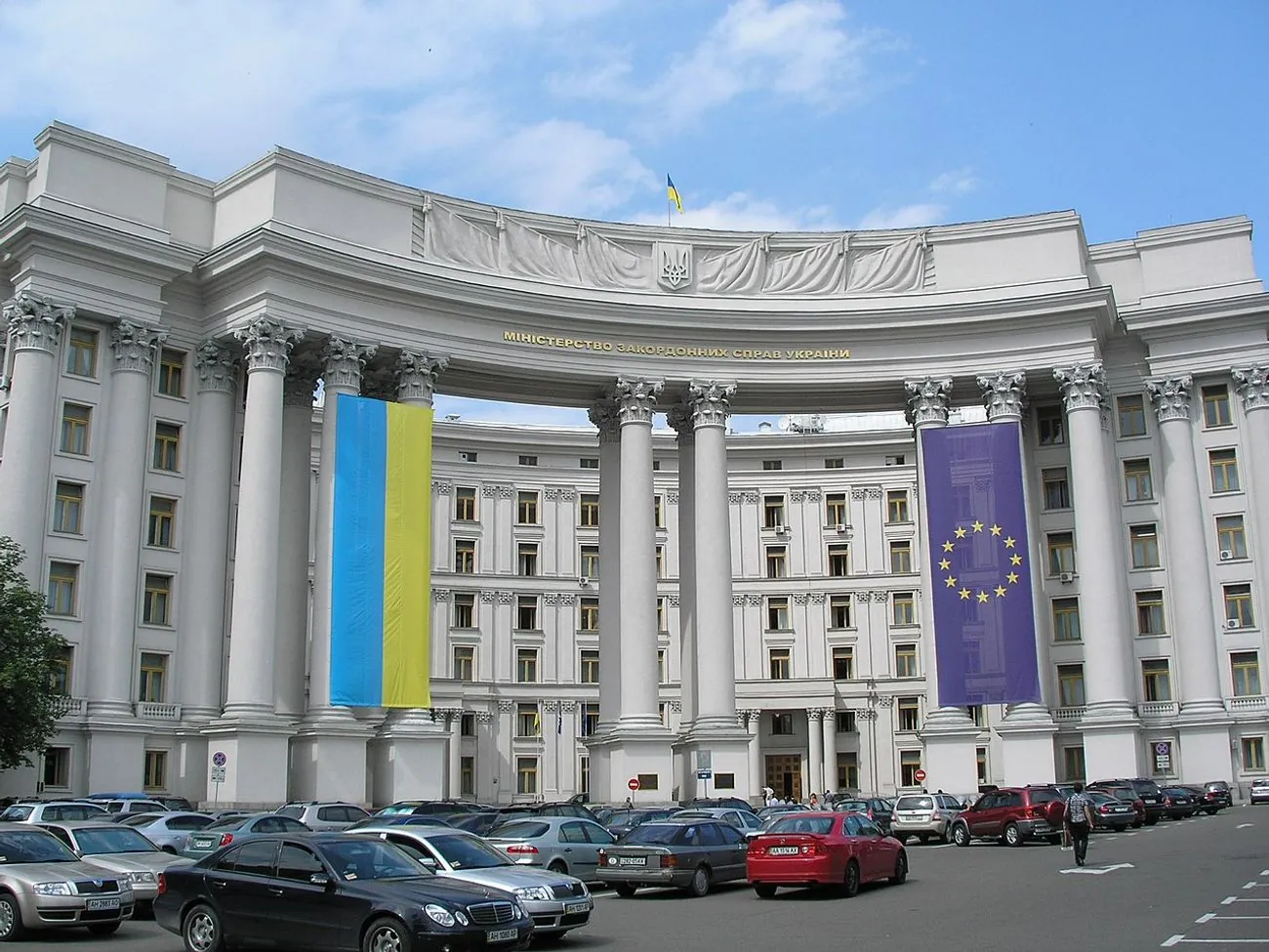 МЗС закликає світ посилити тиск на рф через збільшення жертв серед цивільних