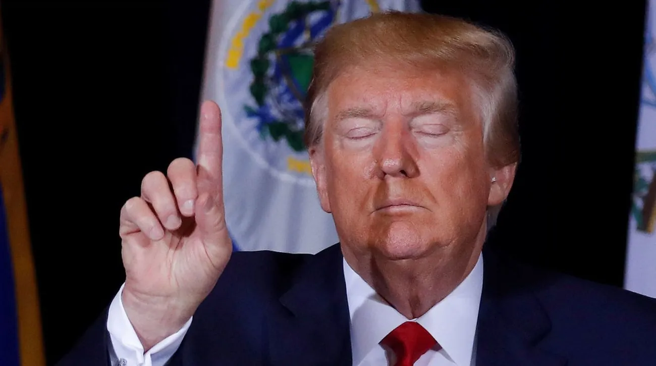 Трамп заявив, що "керує країною і світом" Трамп заявив, що "керує країною і світом"
