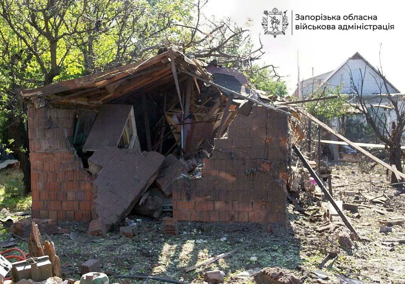 Ворог атакував Запорізьку область: пошкоджені будинки, авто, гаражі та інфраструктура Ворог атакував Запорізьку область: пошкоджені будинки, авто, гаражі та інфраструктура