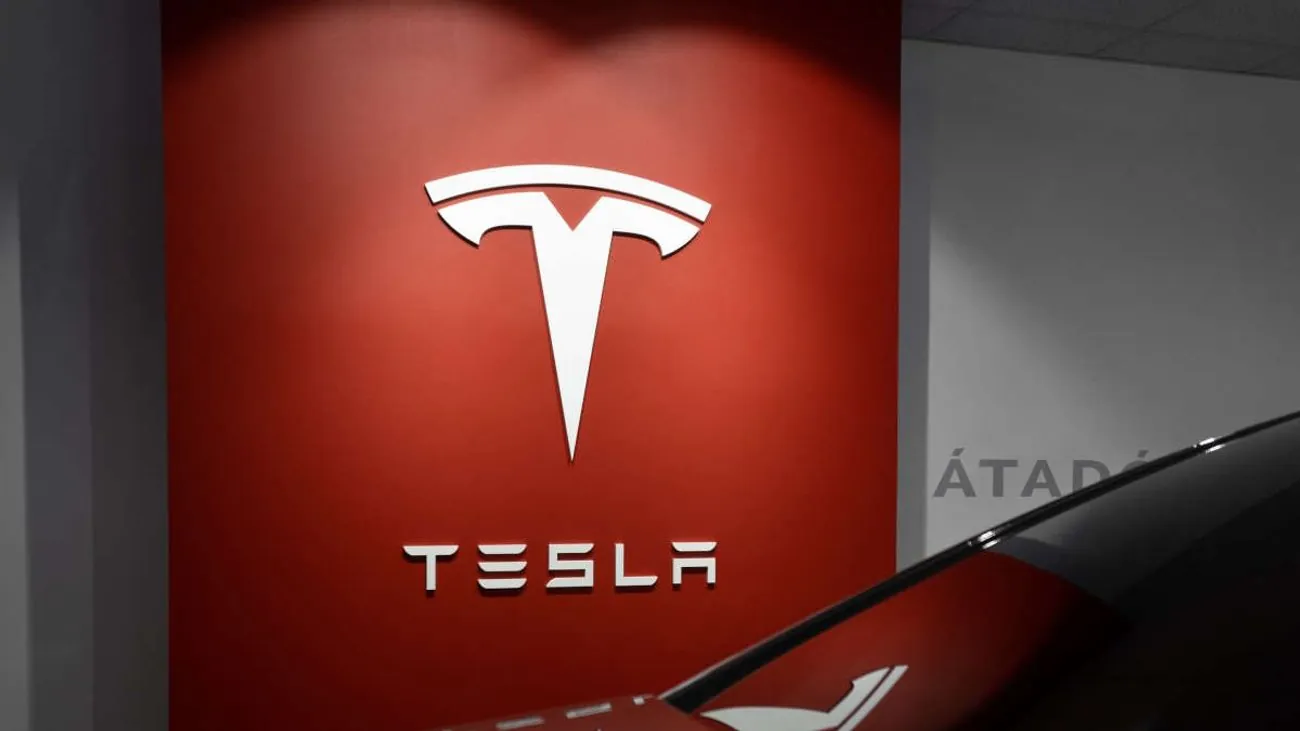 Tesla готовится к запуску Robotaxi: стали известны подробности