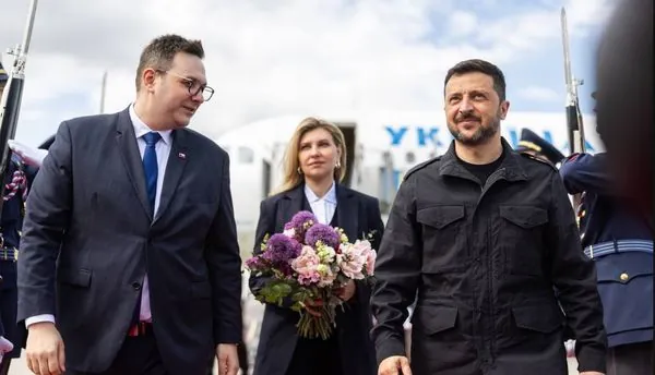 Зеленський прибув до Праги для зустрічі з президентом Петром Павелом Зеленський прибув до Праги для зустрічі з президентом Петром Павелом