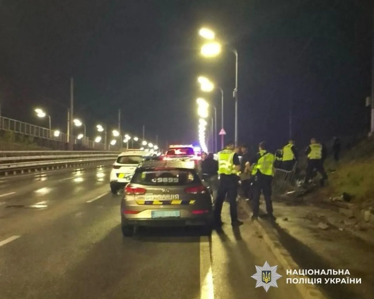 Моторошна ДТП у Києві: 18-річний водій отримав ампутацію обох ніг Моторошна ДТП у Києві: 18-річний водій отримав ампутацію обох ніг