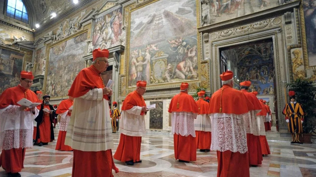 The Catholic world awaits the appearance of white smoke: the conclave begins today in the Vatican The Catholic world awaits the appearance of white smoke: the conclave begins today in the Vatican