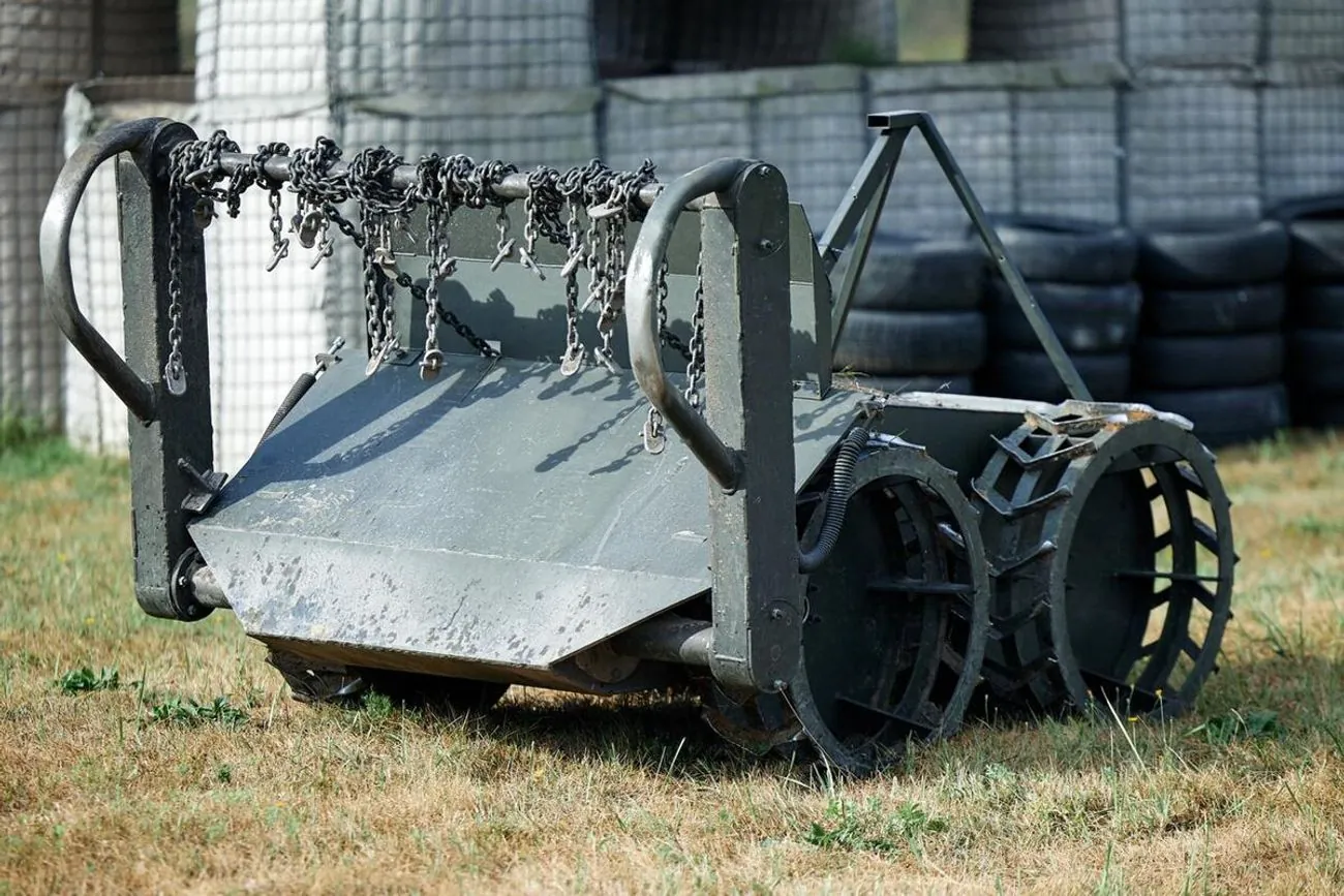Fedorov showed the effective work of "Snake": a newly created robot for demining Fedorov showed the effective work of "Snake": a newly created robot for demining