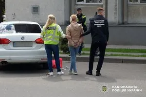 В Сумской области задержали женщину, которая пыталась продать младенца за 30 тысяч долларов