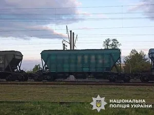 Под Киевом 14-летнюю девушку ударило током на крыше поезда