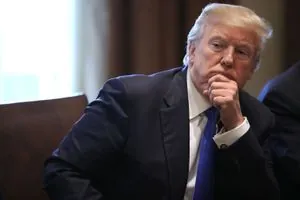 Трамп заявив, що спроба припинити війну в Україні виявилась складнішою, ніж він думав – WSJ