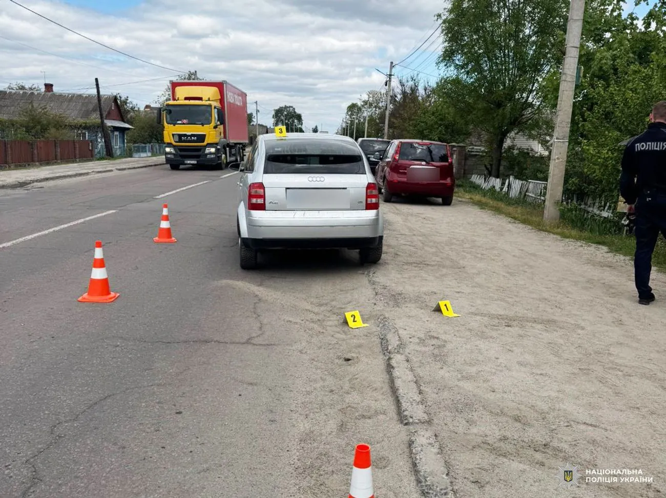 Наїхав на поліцейського, який перевіряв документи: на Рівненщині чоловіку повідомили про підозру Наїхав на поліцейського, який перевіряв документи: на Рівненщині чоловіку повідомили про підозру