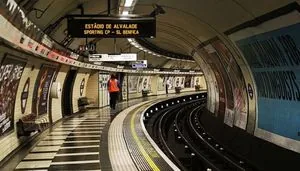 В Лондоне остановилось метро из-за масштабного отключения электроэнергии: что известно