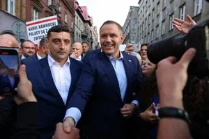 Pro-Russian presidential candidate in Romania Simion came to Poland and supported his "colleague"