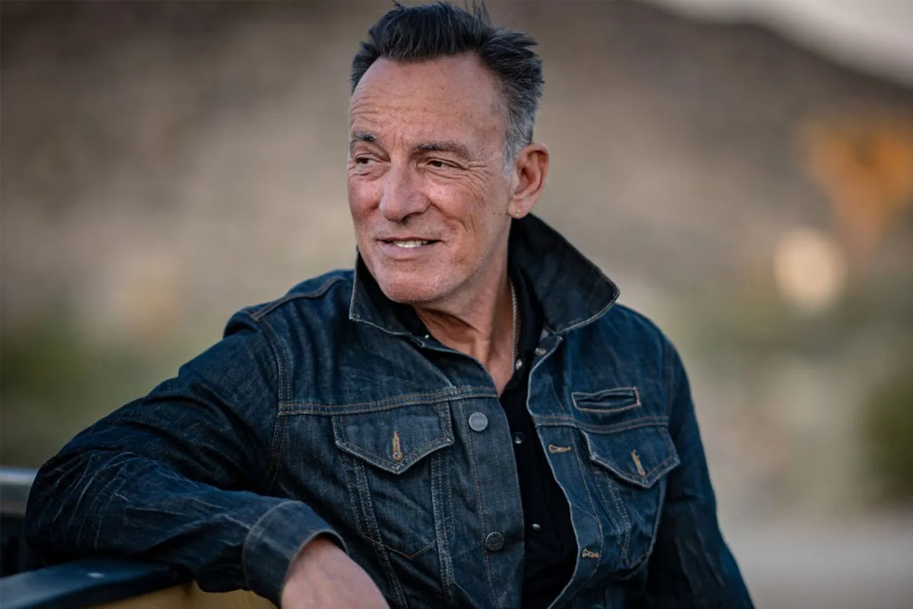 Bruce Springsteen called the Trump administration "corrupt, incompetent and treasonous" Bruce Springsteen called the Trump administration "corrupt, incompetent and treasonous"