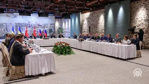 ЗМІ: українське джерело повідомило про "нереалістичні" вимоги рф на переговорах у Стамбулі