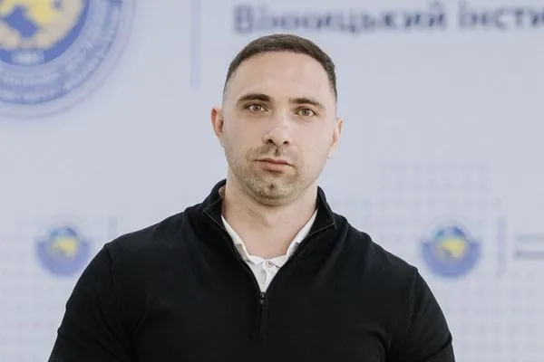 Є ознаки корупції та зловживання: експерти про інститут-двійник родини голови “Держзембанку”