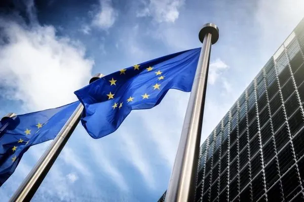 Нові санкції ЄС проти рф затримуються: чому так відбувається і наскільки обмеження впливають на економіку рф