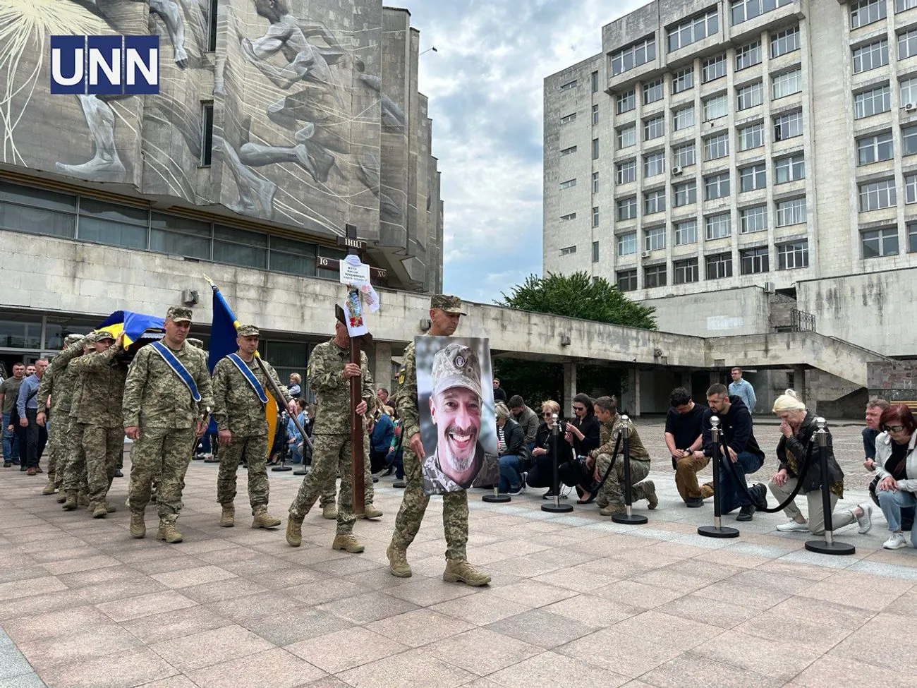 "Он был везде своим": в Киеве простились с Максимом Нелипой "Он был везде своим": в Киеве простились с Максимом Нелипой