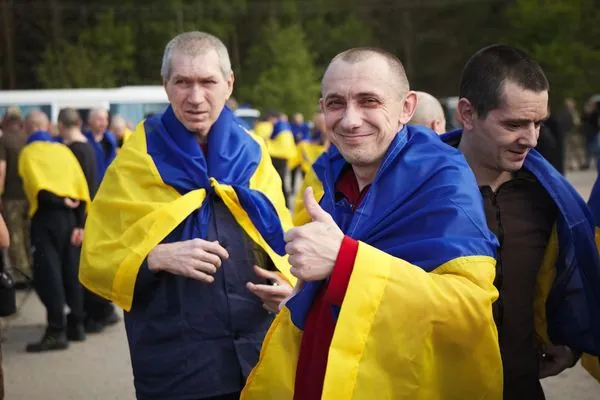 Україна повернула 390 полонених, обмін триватиме цими вихідними - Зеленський
