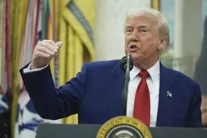 Трамп заявив, що не "злякався", відмовившись від високих мит - AP