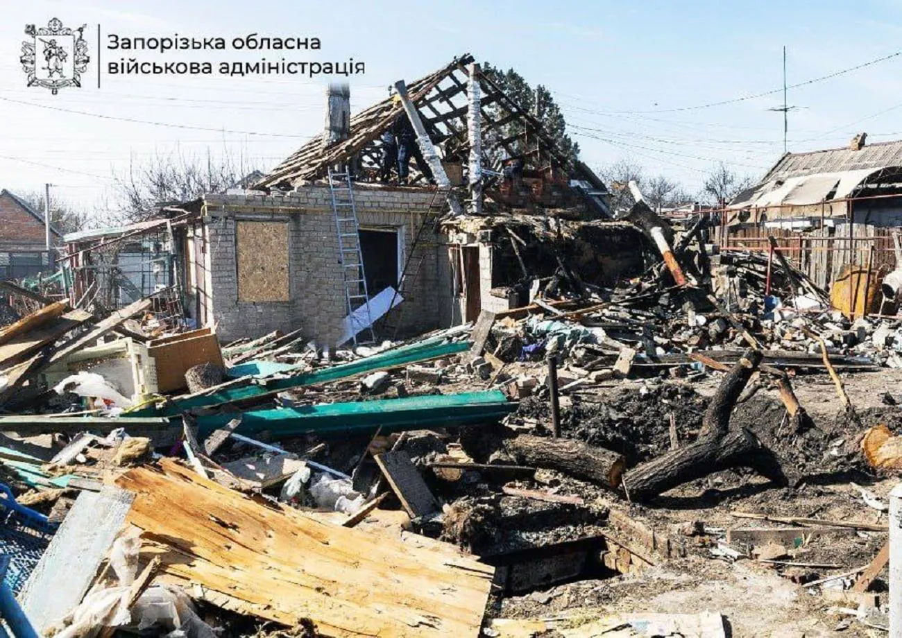 Атака ворога на Запоріжжя: 49-річний чоловік поранений Атака ворога на Запоріжжя: 49-річний чоловік поранений