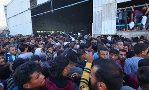 Hungry people stormed a UN warehouse in Gaza: there are dead - BBC
