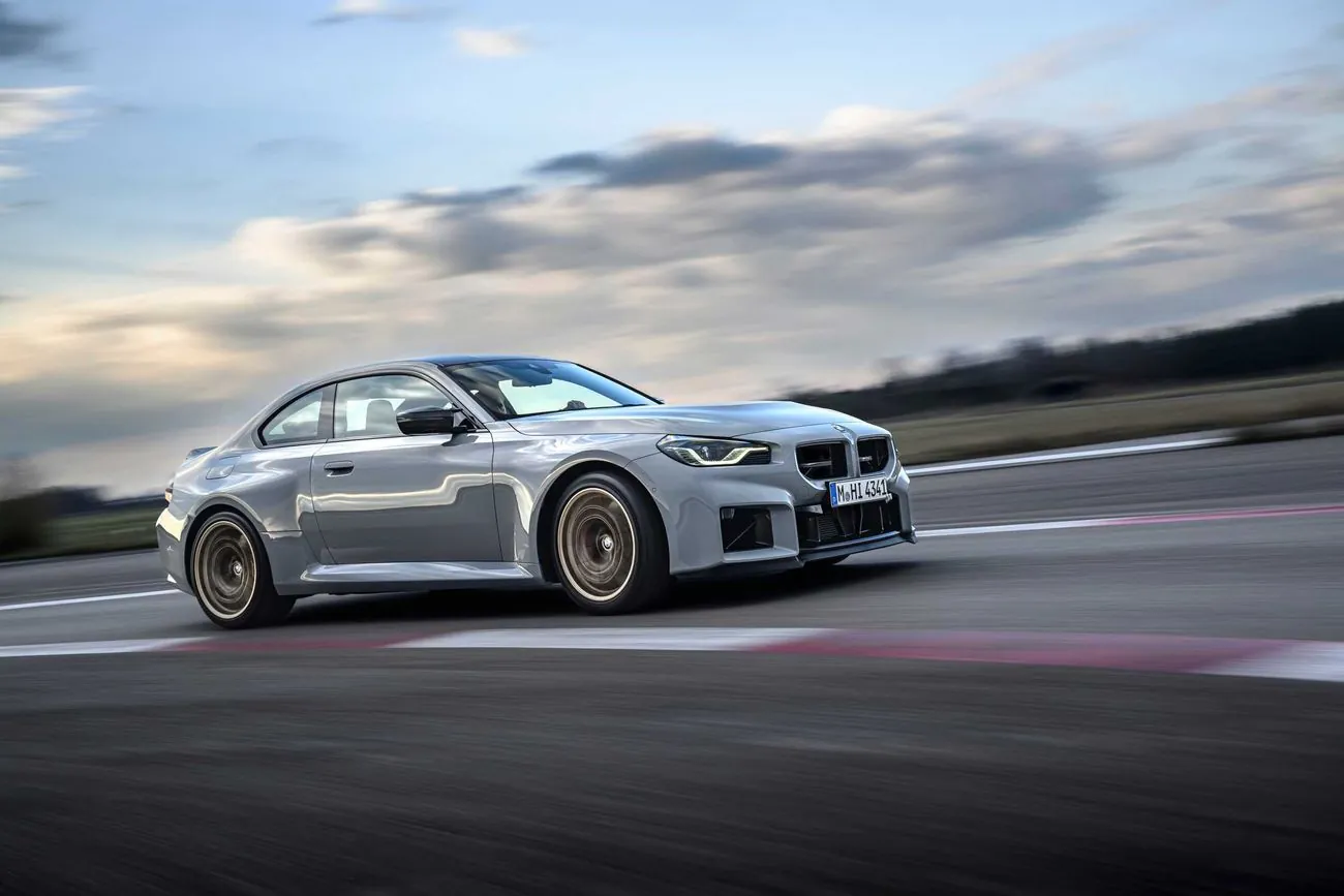 BMW представила новую M2 CS 2026: что внутри