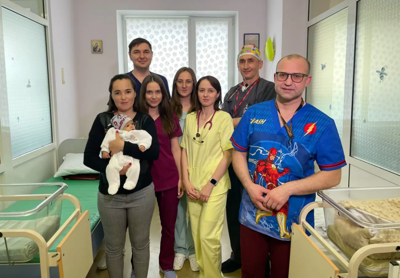 У Львові хірурги вперше в Україні сформували немовляті жовчовивідні шляхи з допомогою робота У Львові хірурги вперше в Україні сформували немовляті жовчовивідні шляхи з допомогою робота