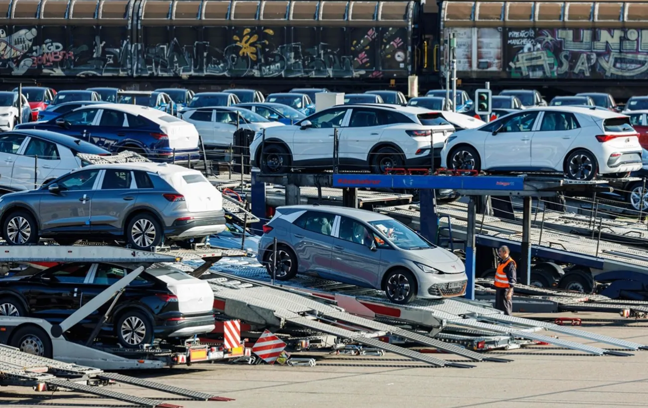 Volkswagen заявил, что 20 000 сотрудников уже согласовали досрочное увольнение - Bloomberg