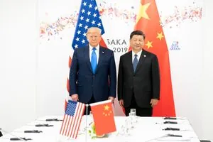 Глава Китаю Сі Цзіньпін поговорив з Трампом по телефону