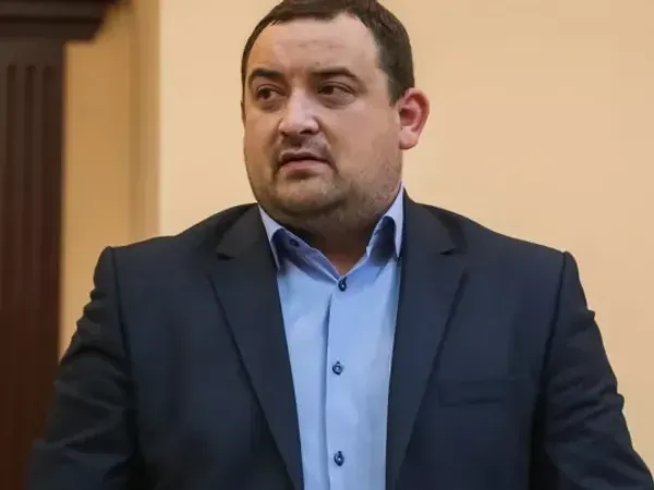 Схема Кузьміних: як обвинувачений в хабарництві нардеп приховав мережу аптек в Житомирі