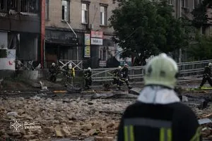 The SES has suspended emergency rescue operations in the Solomyanskyi district of Kyiv for the night