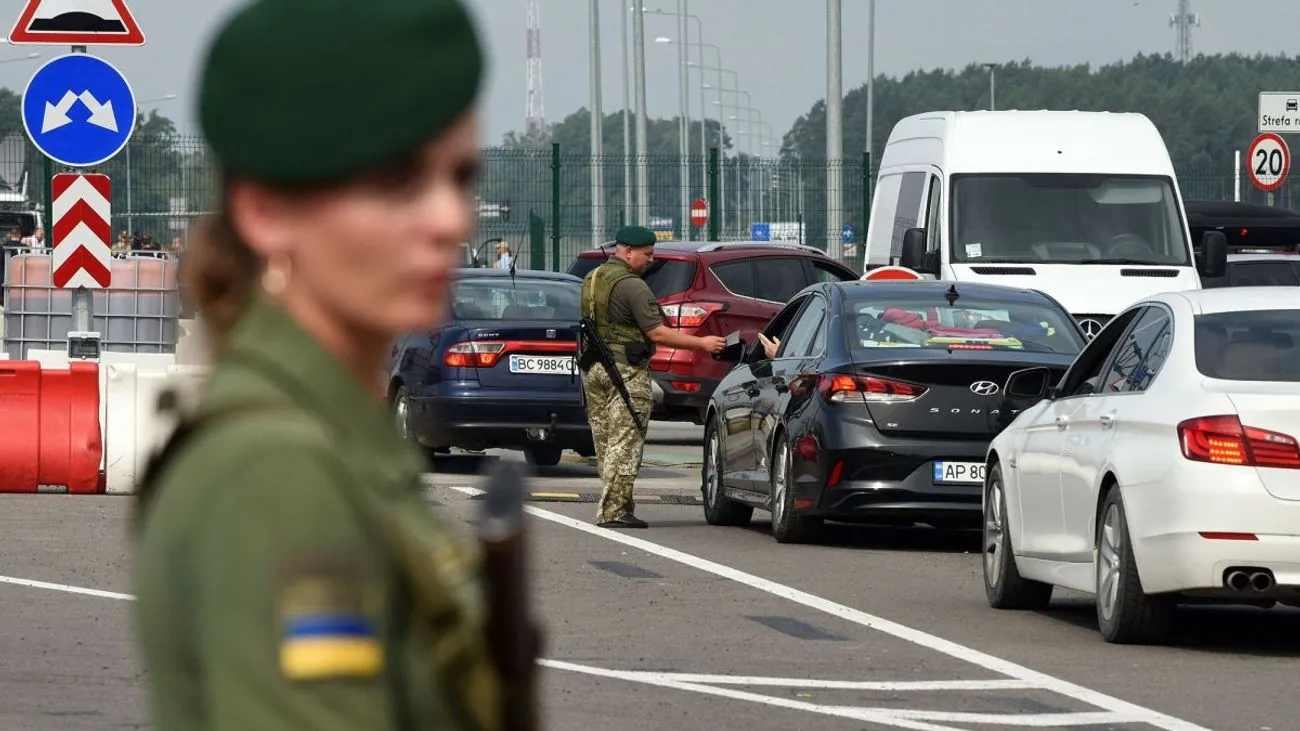 Літній сезон на кордоні: де найбільші черги та коли краще перетинати Літній сезон на кордоні: де найбільші черги та коли краще перетинати