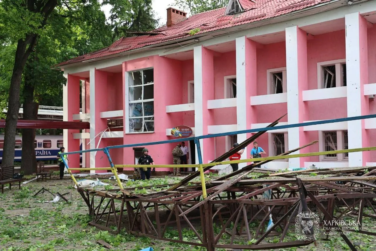 У Харківській ОВА показали наслідки удару рф по дитячій залізниці