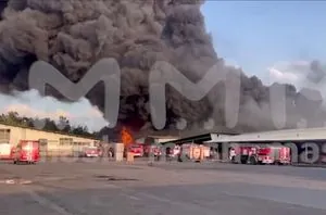 Під москвою палає склад із паливом: пролунали вибухи, площа пожежі зросла до 20 тис. квадратів