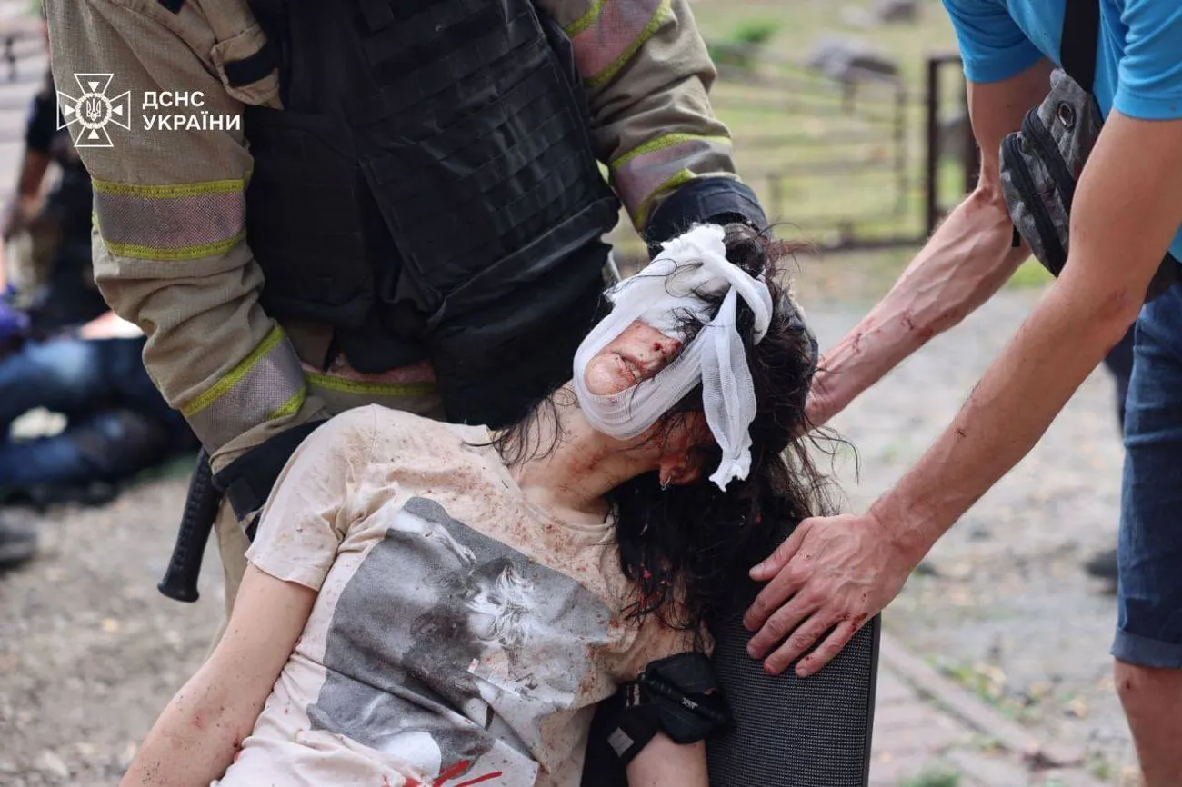 Це удари не "у відповідь", а на знищення: Зеленський про жорстокі атаки рф на Харків