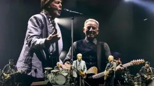 Reunion that music fans dream of: Bruce Springsteen and Paul McCartney performed together on stage in Liverpool
