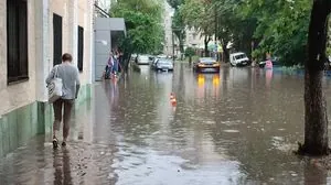 У Києві злива з градом наробила лиха: подробиці