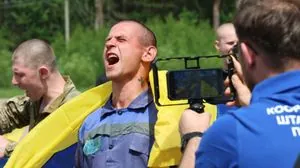The first stage of the prisoner exchange for those under 25: among those released are the defenders of Mariupol