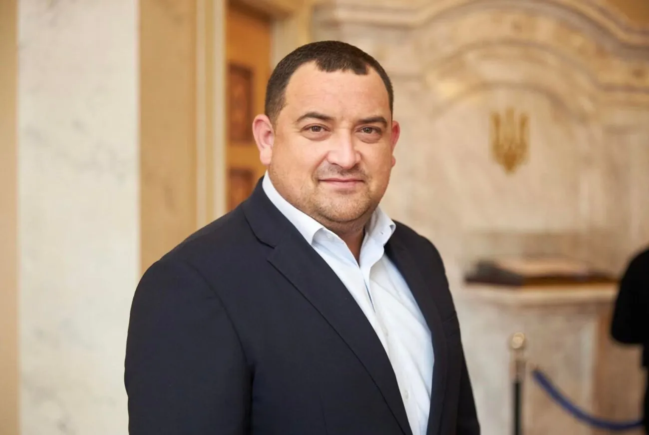 Алкоголь, порушення, зневага до суду: історія кермування скандального нардепа Сергія Кузьміних Алкоголь, порушення, зневага до суду: історія кермування скандального нардепа Сергія Кузьміних
