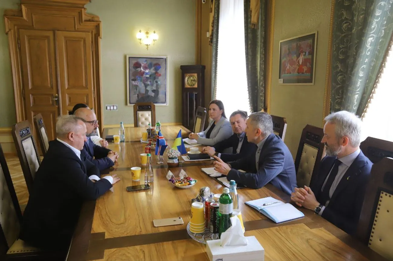 У Львові відкрили Почесне консульство Ісландії, яке охопить послугами 4 області У Львові відкрили Почесне консульство Ісландії, яке охопить послугами 4 області