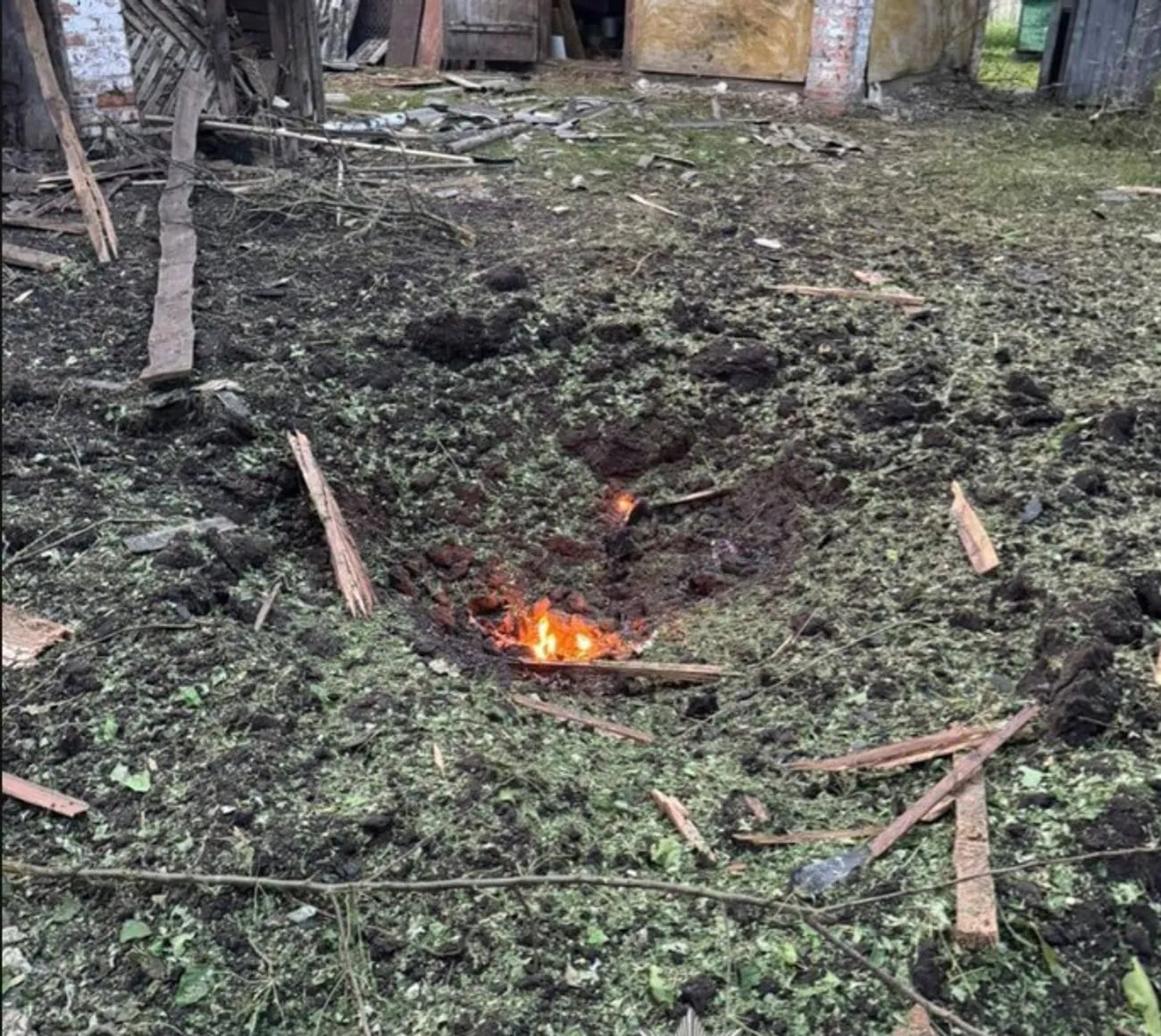 На Чернігівщині внаслідок ворожих обстрілів постраждало дві людини, пошкоджено будинки і авто - ОВА На Чернігівщині внаслідок ворожих обстрілів постраждало дві людини, пошкоджено будинки і авто - ОВА
