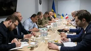 Франция предложила Украине новые варианты финансирования оружия: детали от Минобороны