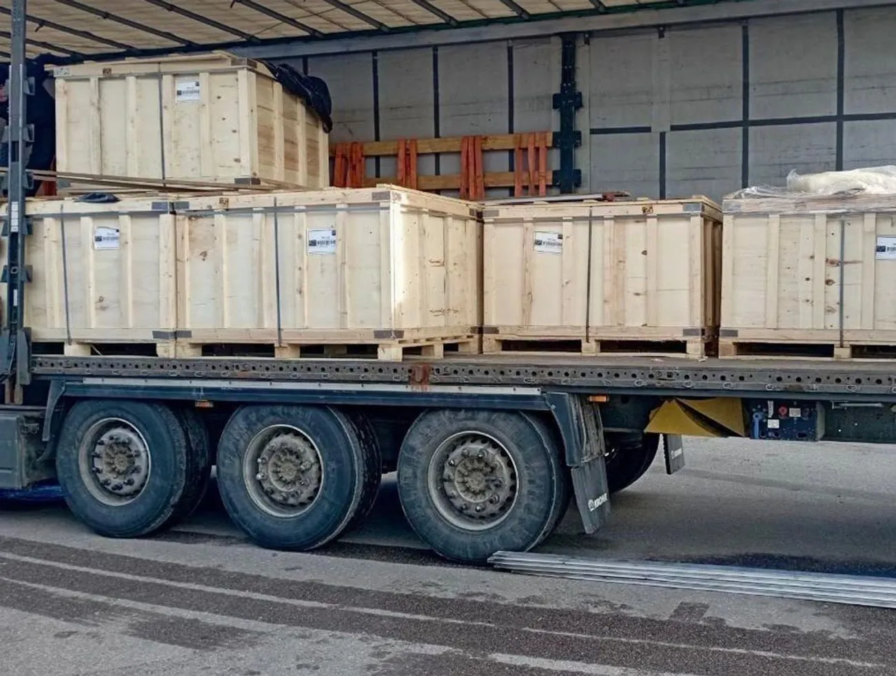 В Україні арештували 43 тони каучуку іранського заводу з офісом у москві В Україні арештували 43 тони каучуку іранського заводу з офісом у москві