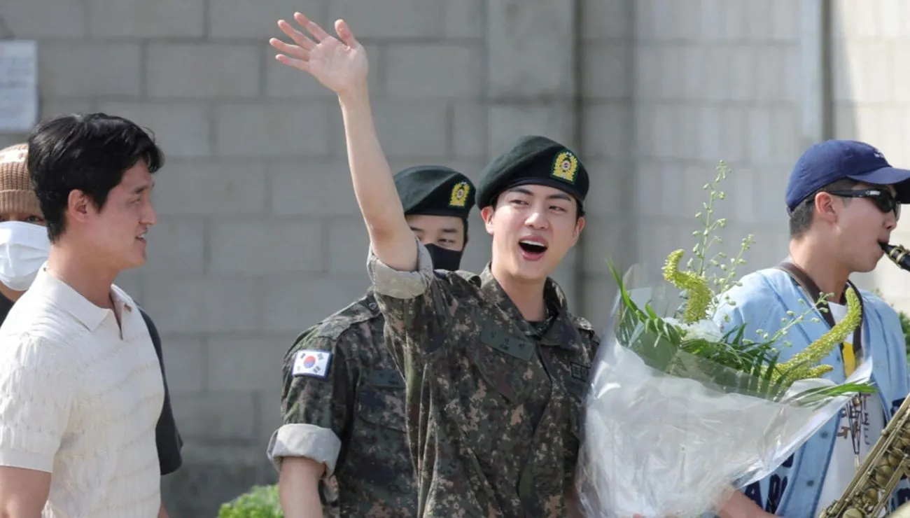 Two members of the BTS group have been discharged from military service: they are preparing new songs and promise to return to the stage "as soon as possible" Two members of the BTS group have been discharged from military service: they are preparing new songs and promise to return to the stage "as soon as possible"
