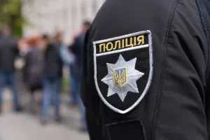 В Сумах вандалы повредили Аллею Славы, изобразив символ "Z" на баннере
