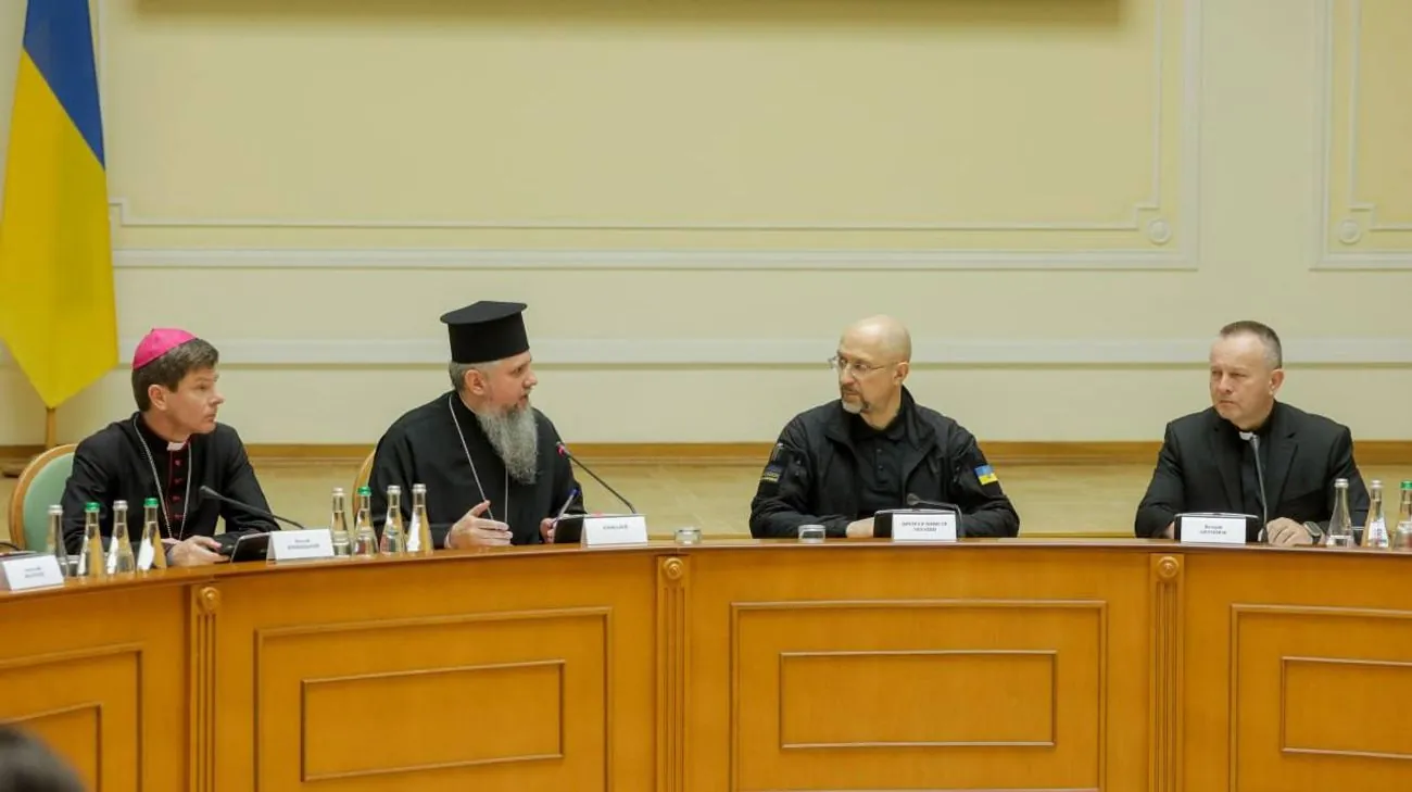 Бронювання священнослужителів: в уряді заявили про суттєві зрушення у цьому напрямку Бронювання священнослужителів: в уряді заявили про суттєві зрушення у цьому напрямку