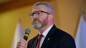 The Polish Sejm has banned the scandalous anti-Ukrainian MEP from entering the parliament