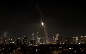 Iran attacked Israel with dozens of missiles overnight: explosions in Tel Aviv and Jerusalem