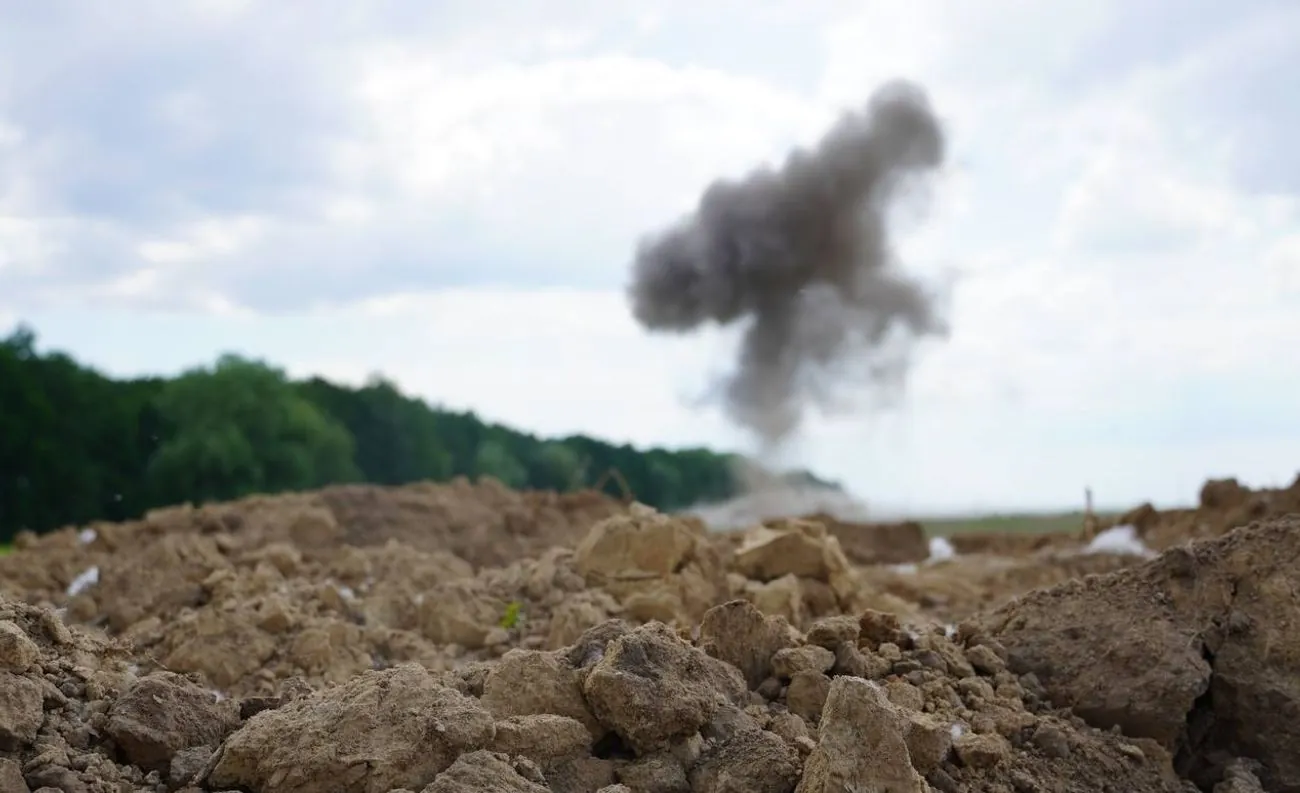 Понад 260 вибухів різних видів озброєння: окупанти атакують прикордоння Чернігівської, Сумської та Харківської областей Понад 260 вибухів різних видів озброєння: окупанти атакують прикордоння Чернігівської, Сумської та Харківської областей