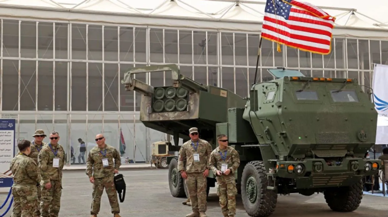 Переговори замість зброї: США фактично припиняють військову допомогу Україні 